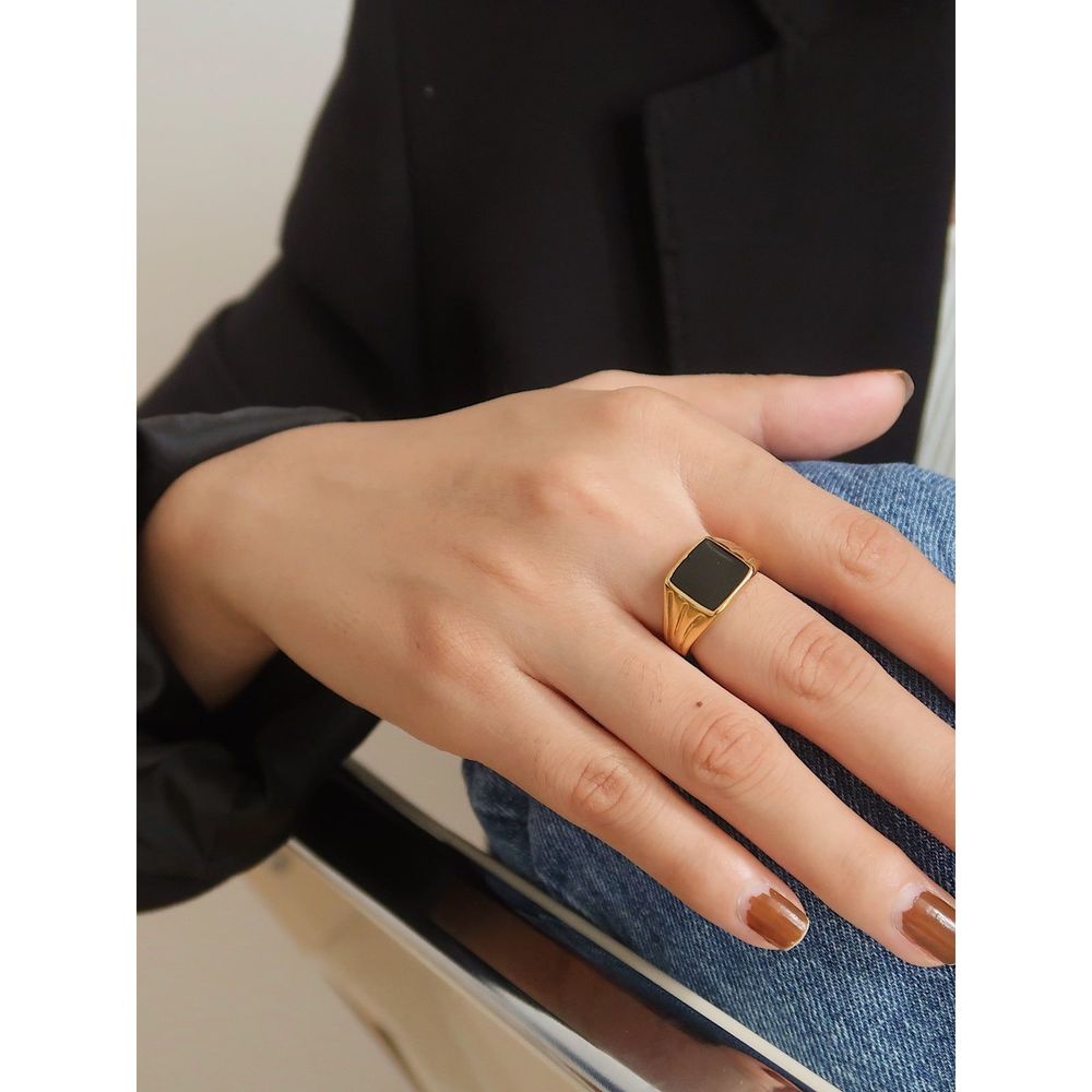 18K Gold Plated Statement Unisex Black Spinel Signet Ring - Picture 6 of 6